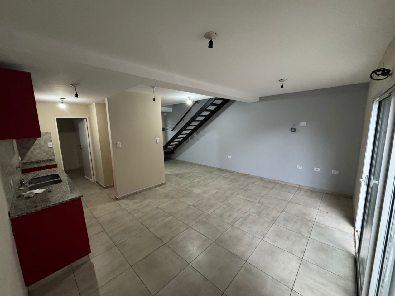 ALQUILER SAN LORENZO 2600