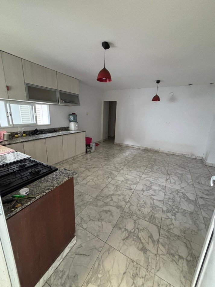 CASA EN VENTA - LOMAS DE TAFI 