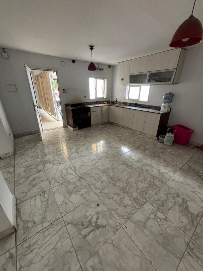 CASA EN VENTA - LOMAS DE TAFI 