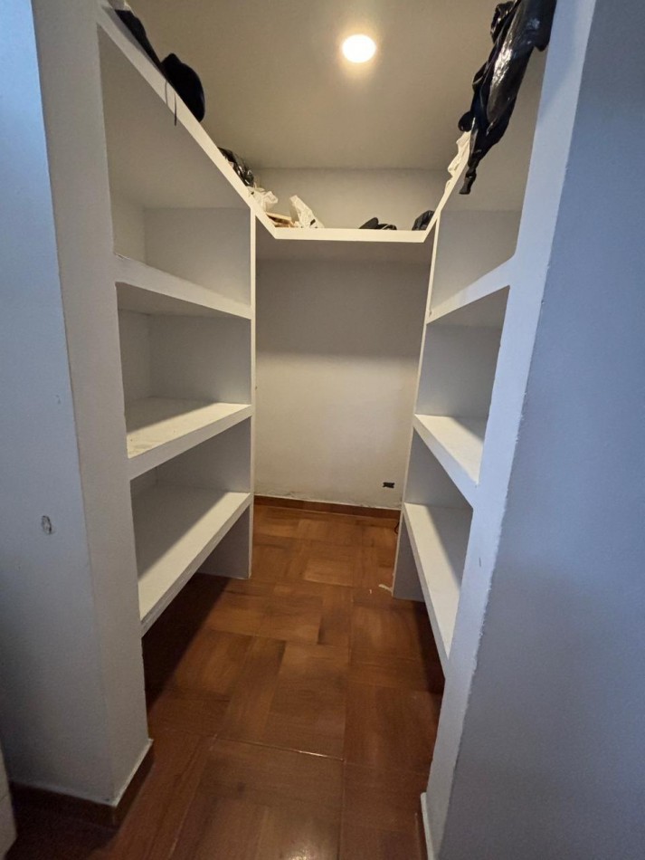 CASA EN VENTA - LOMAS DE TAFI 