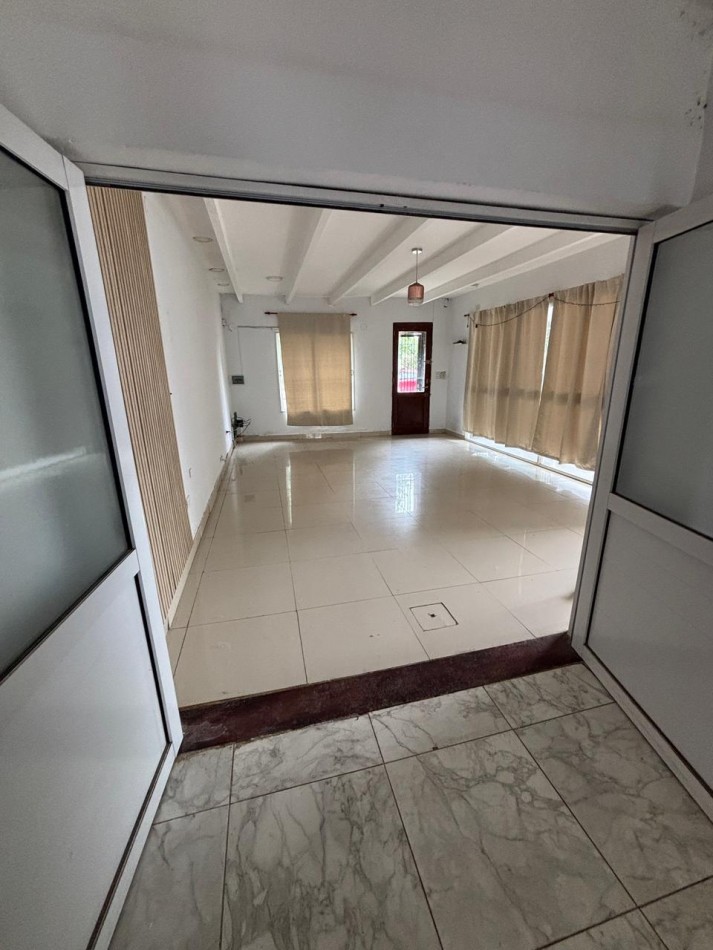 CASA EN VENTA - LOMAS DE TAFI 